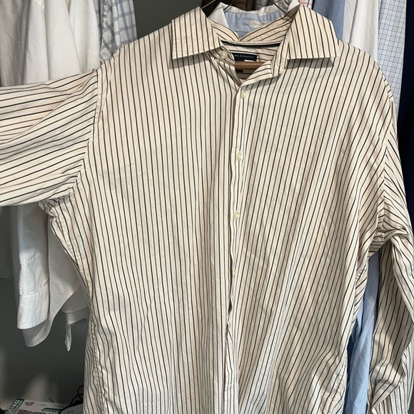 Striped Men’s Banana Republic Button Down Dress Shirt Size Large - Picture 2 of 3